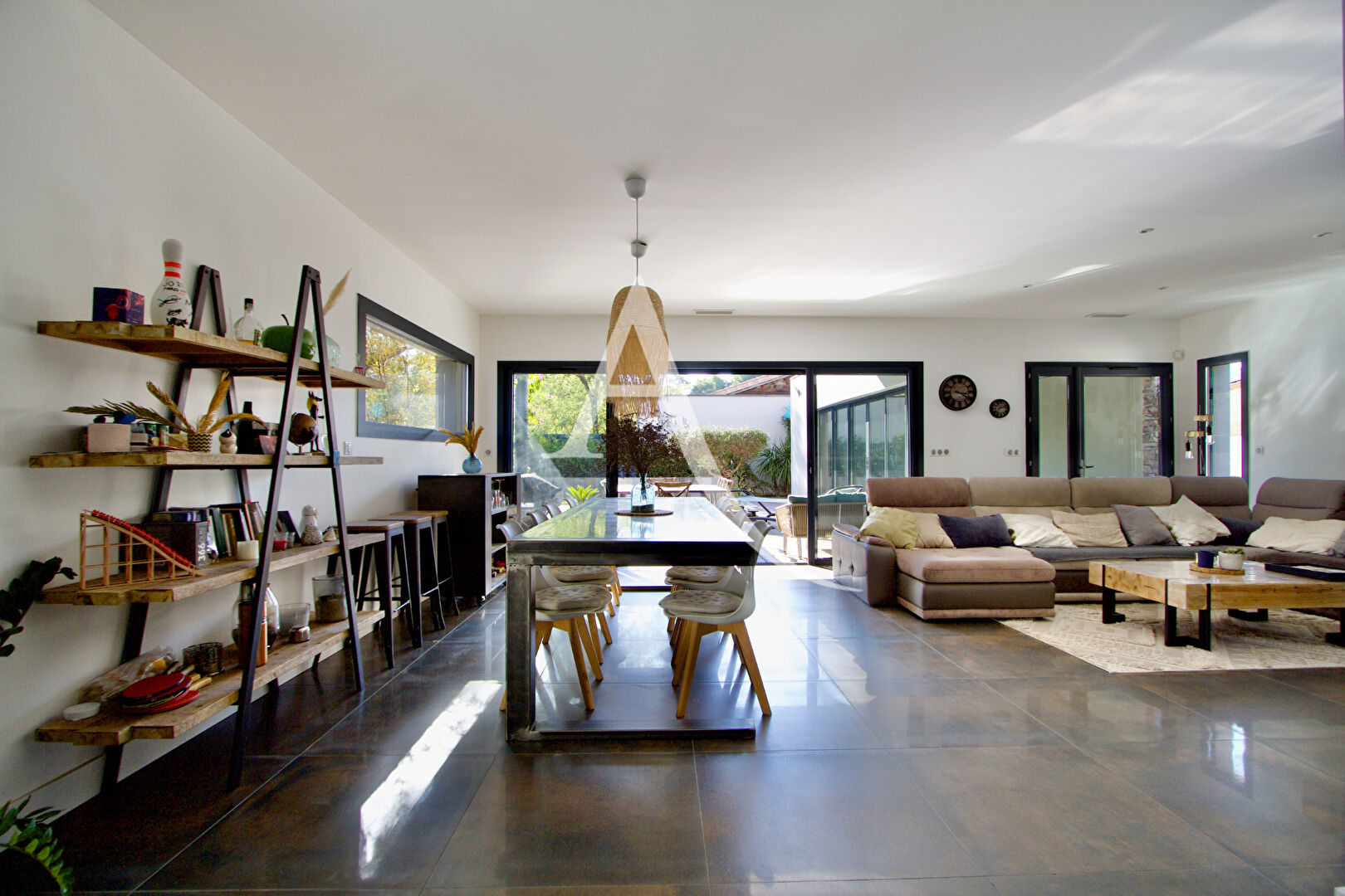 Villa contemporaine d'exception de 2020  Prestations haut de gamme & double rentabilité possible !