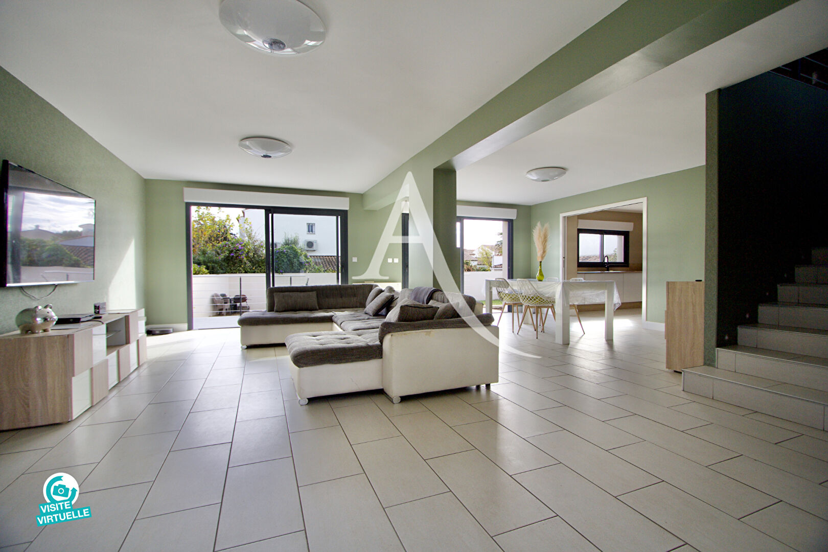 Photo LATTES - QUARTIER TRÈS RECHERCHÉ - VILLA INDIVIDUELLE  RÉNOVÉE - 145 M² - 3 CHAMBRES - POSSIBILITÉ 4 ÈME CHAMBRE - TERRASSE - GARAGE - PARCELLE de  590 M² PISCINABLE. image 3/6
