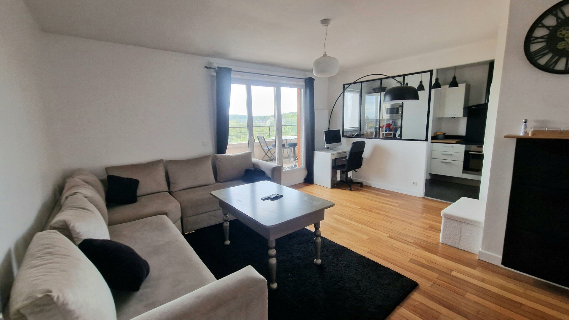 Photo Appartement F4 à Mantes La Ville 3ch et une terrasse de 60m² image 3/6