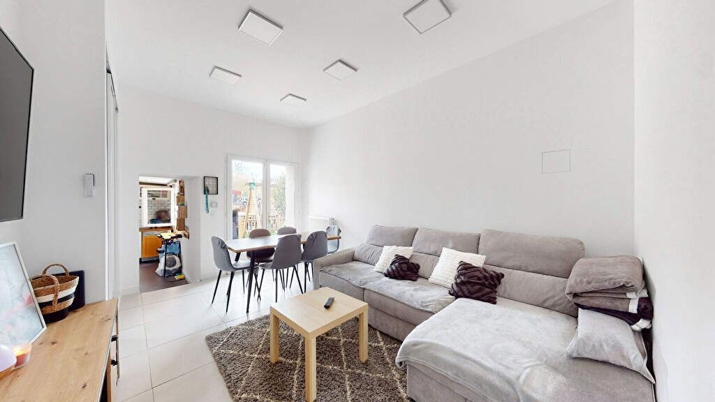 Photo Jolie maison 3 chambres sur 200m² de terrain à MANTES LA VILLE image 2/6