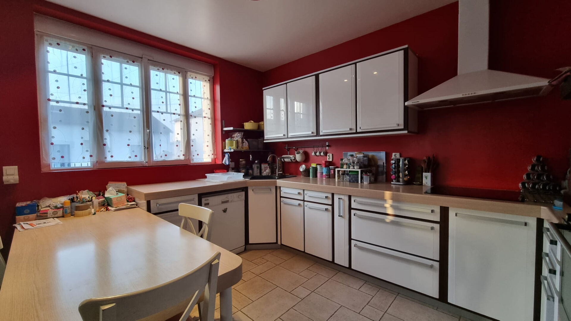 Photo Maison de caractère à Mantes la Ville, 5 chambres, un garage, sous sol total et dépendance image 4/6