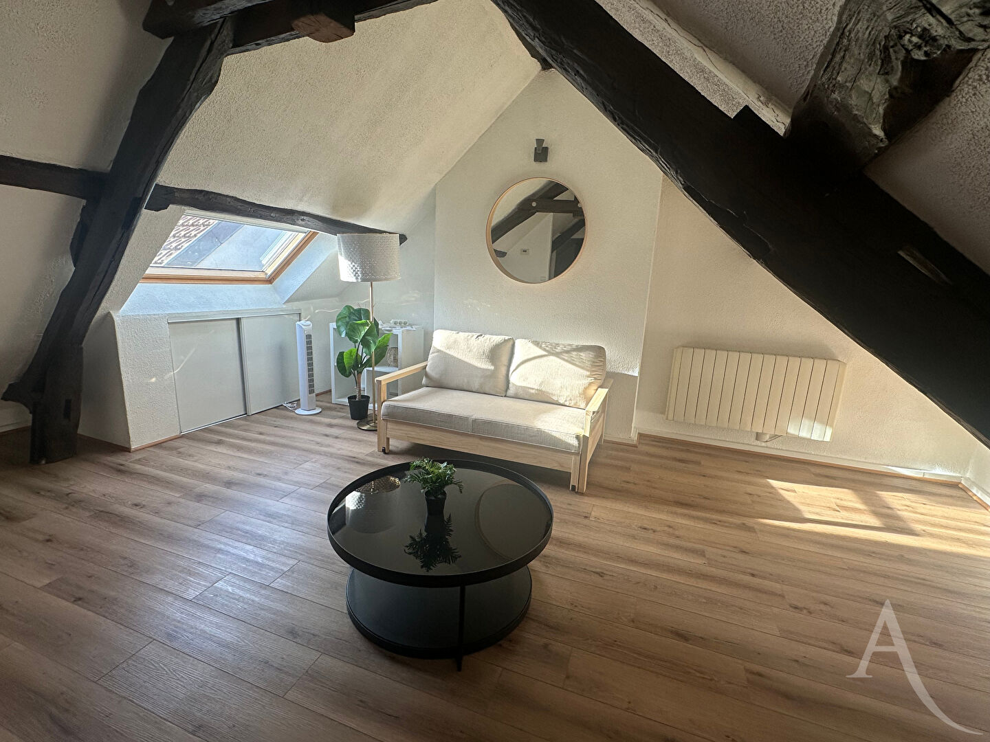 Studio meublé 20M² MANTES-LA-JOLIE proche gare MANTES STATION