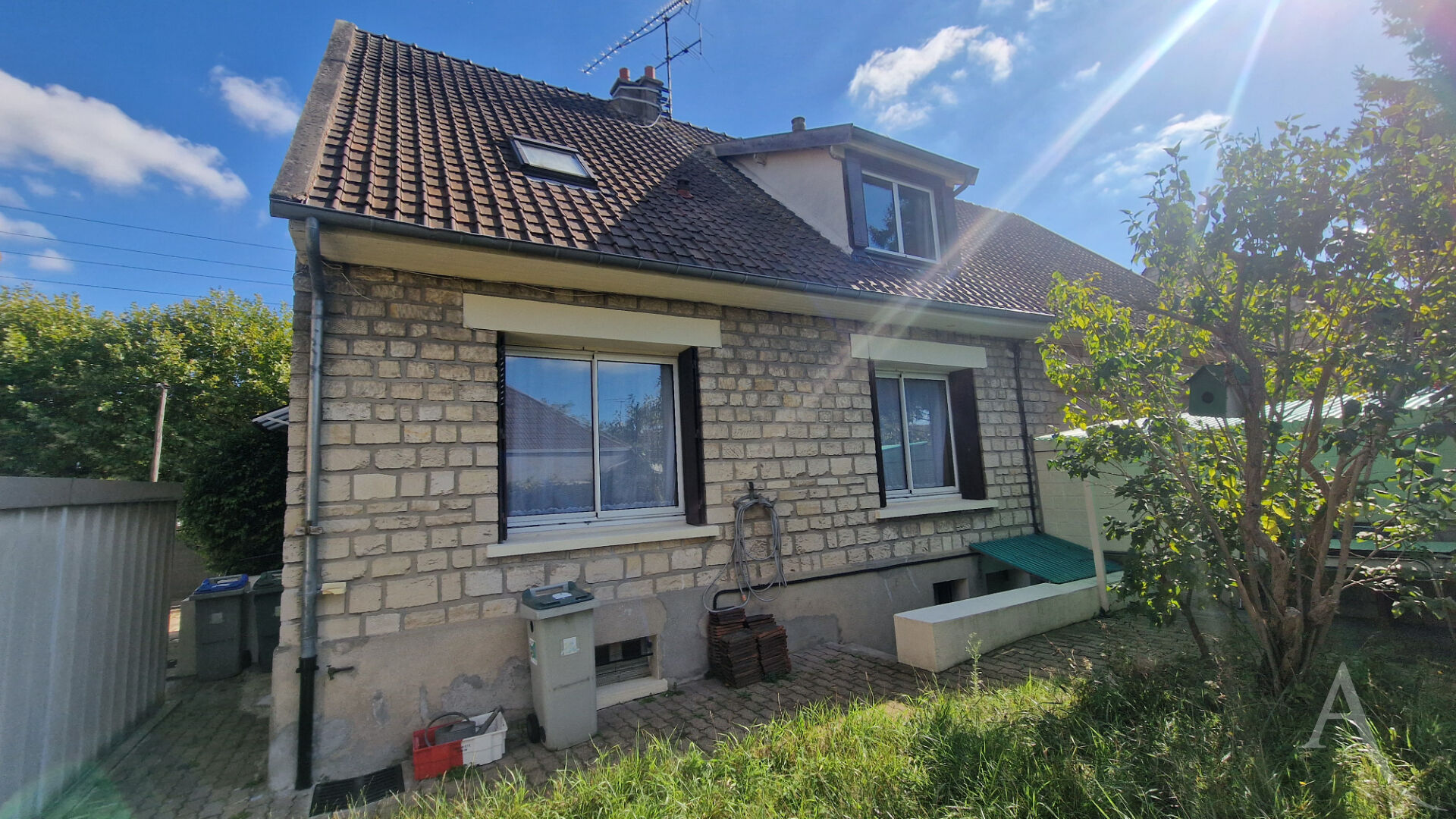 Maison à Mantes La Jolie de 5 chambres et 277m² de terrain