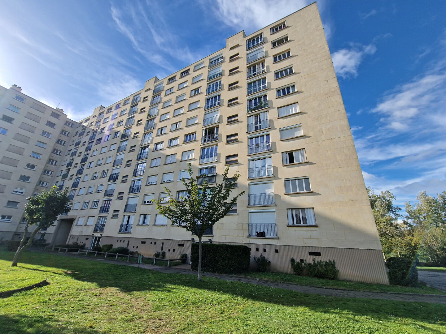 Photo Bel appartement à Mantes La Jolie 2 pièces de 52 m² avec cave et un parking image 6/6