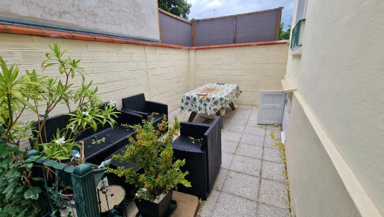 Maison à Mantes La Jolie - 3 chambres avec cour et parking couvert