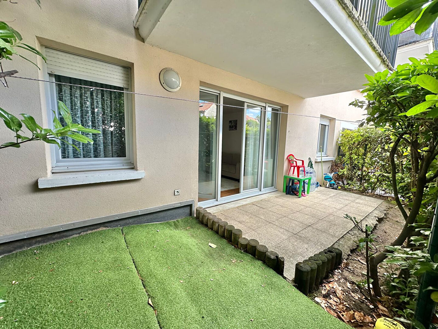 Appartement 3 pièces en rez de jardin actuellement loué 850 euros CC