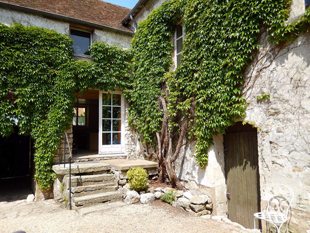 Photo Demeure de charme en pierre du Vexin de 215m² sur un terrain de 550m² à FOLLAINVILLE image 2/6