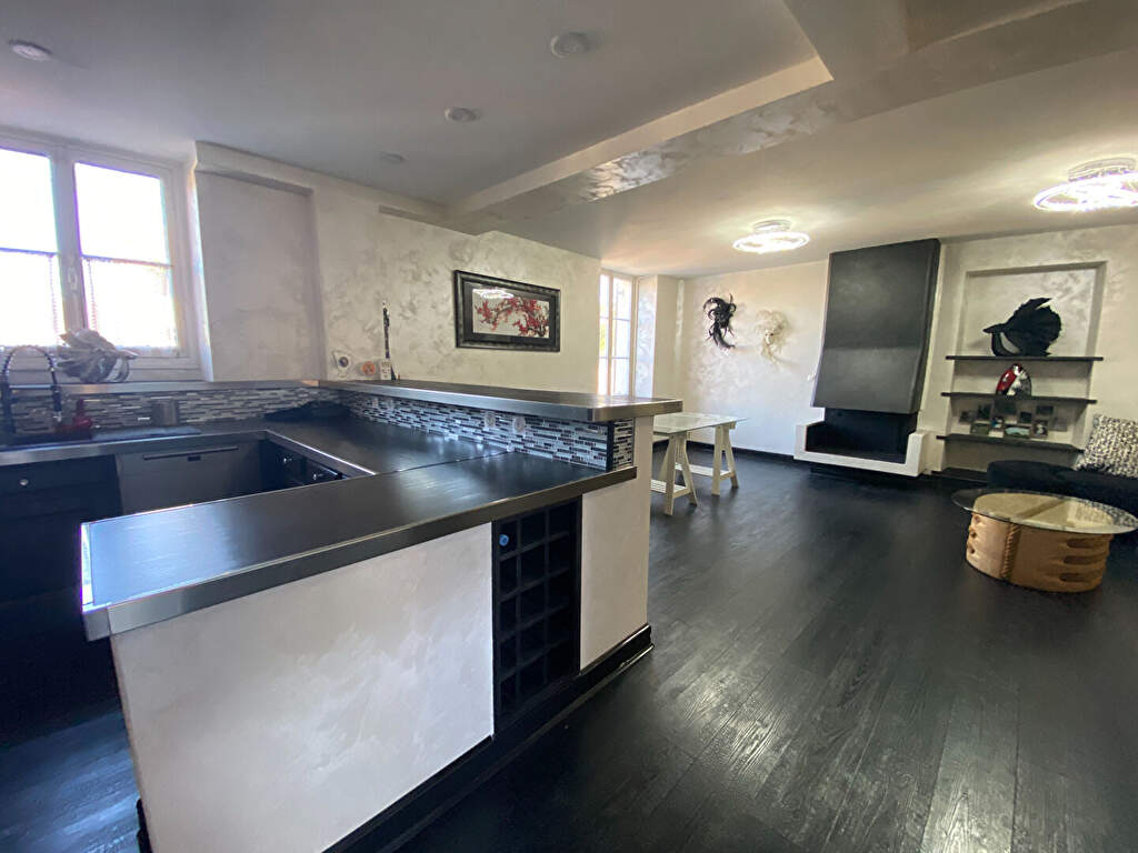 Photo Demeure de charme en pierre du Vexin de 215m² sur un terrain de 550m² à FOLLAINVILLE image 3/6