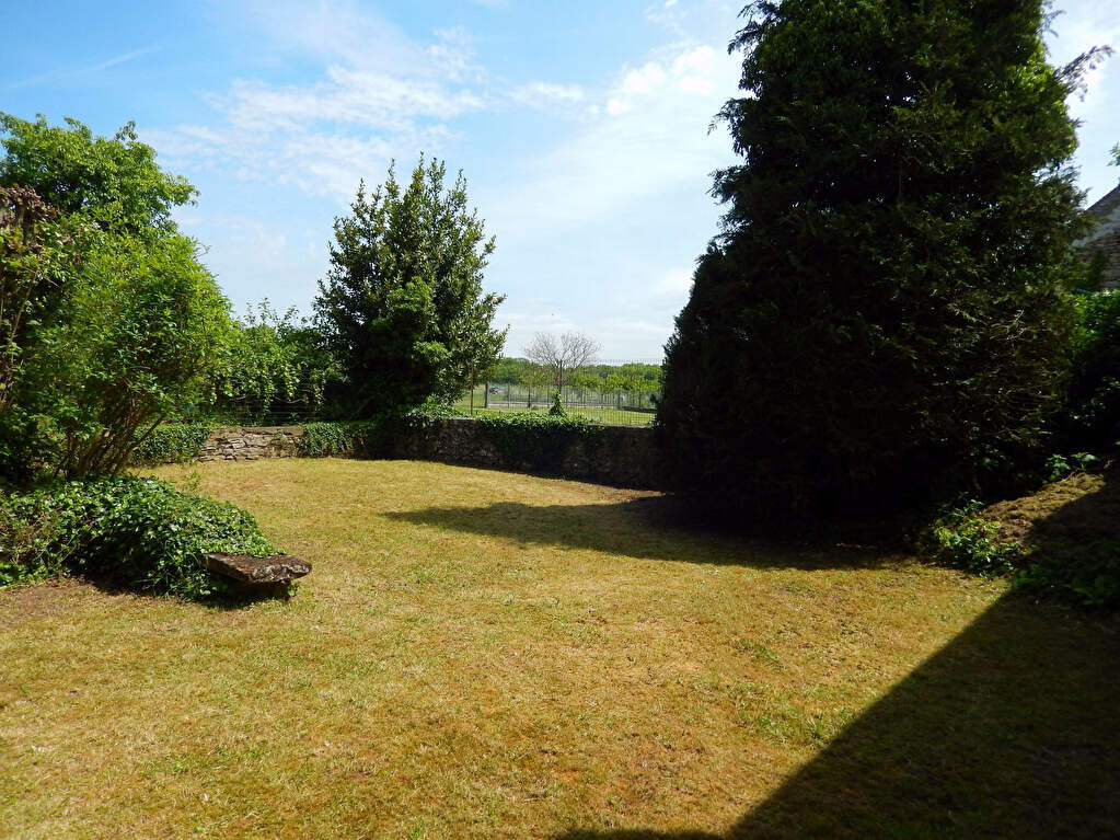 Photo Demeure de charme en pierre du Vexin de 215m² sur un terrain de 550m² à FOLLAINVILLE image 5/6