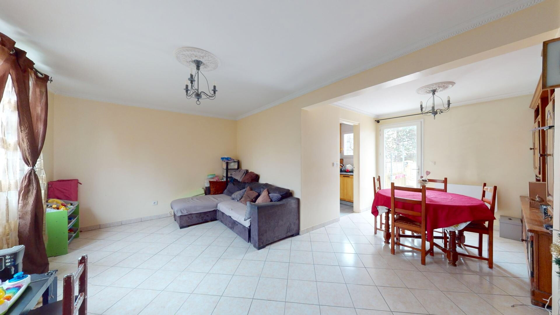 Photo Maison de 3 chambres avec un grand garage, jardin à MANTES LA JOLIE image 2/6