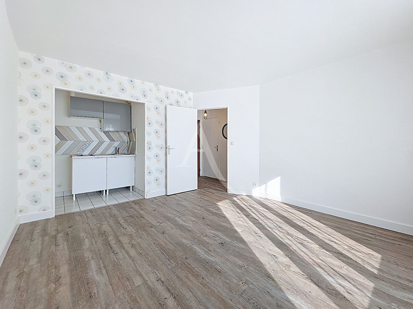 Photo Bel appartement T2 - 35.6m² -  proche gare MANTES LA JOLIE image 3/6