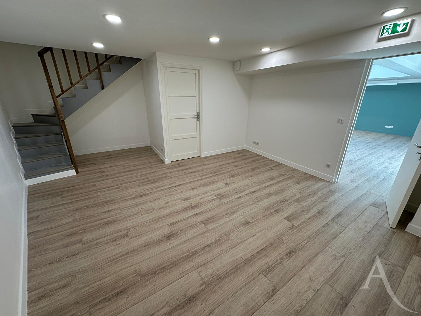 Photo Immeuble de 296m² refait entièrement au coeur de Mantes la jolie image 6/6