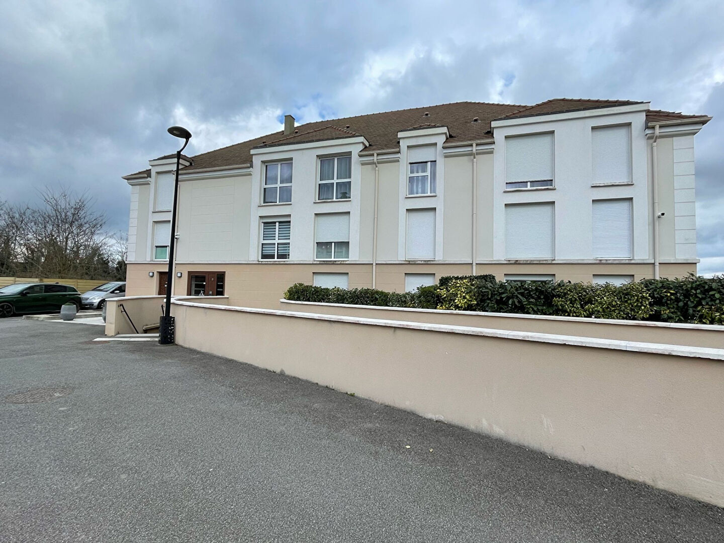 Photo Studio avec jardin - 30m2 VENDU LOUÉ - Aubergenville image 1/4