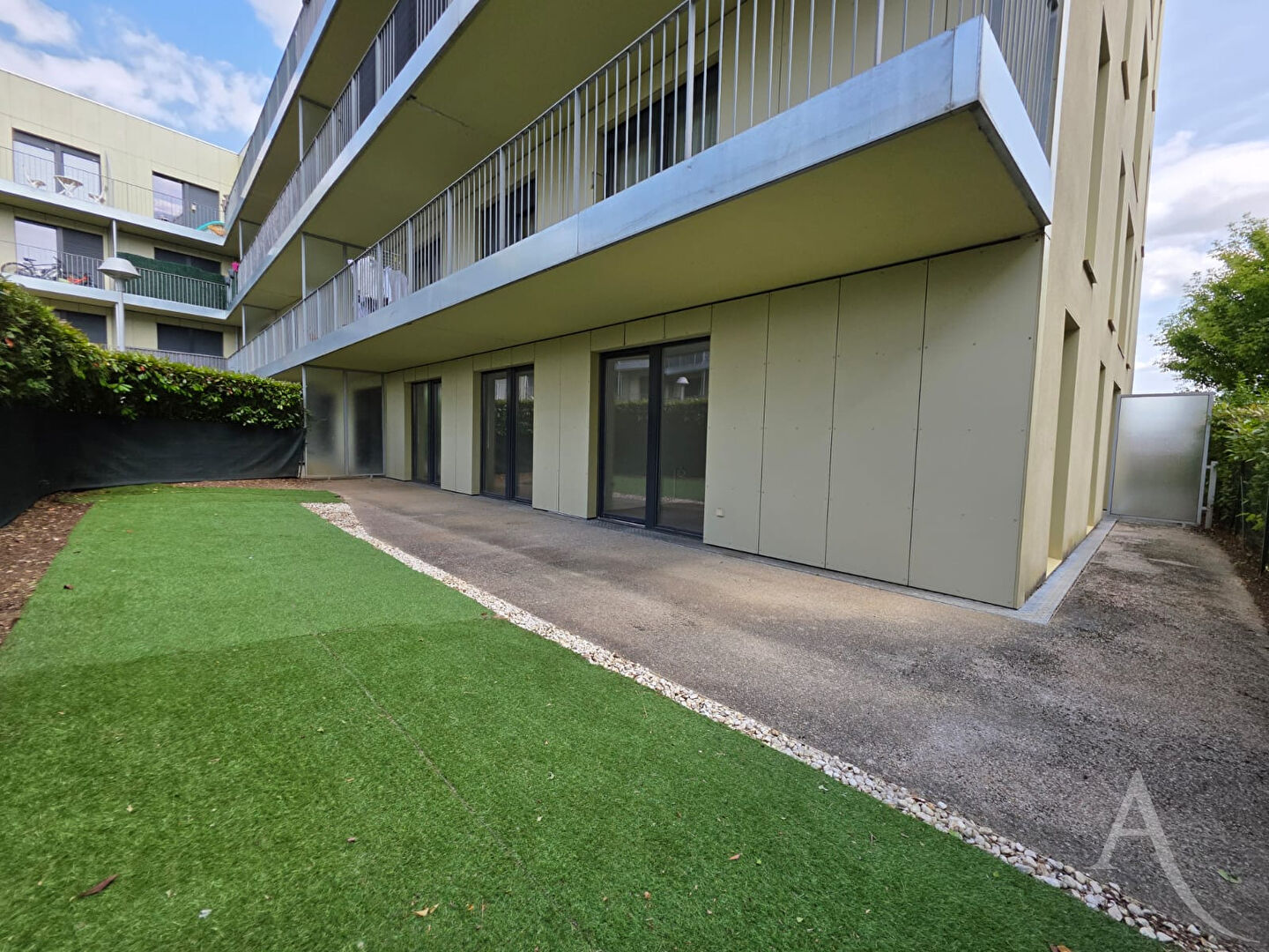 Bel appartement de 65 m² avec jardin situé à deux pas de la gare de Mantes la Jolie