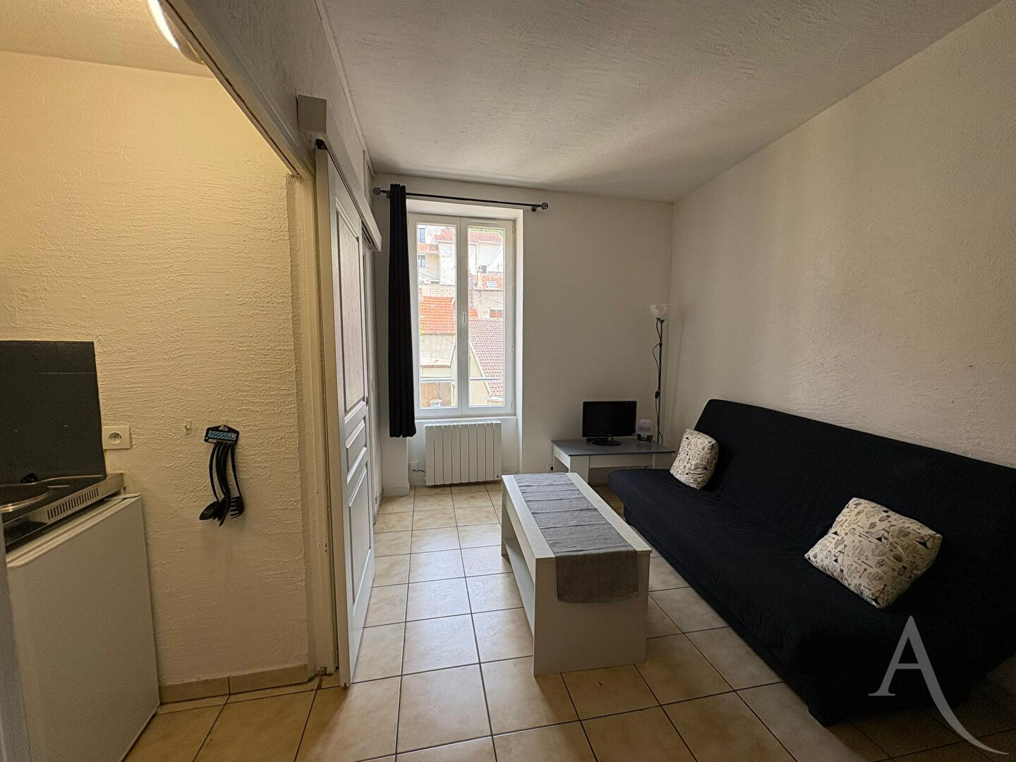 Photo Studio Meublé 15.13 m2 Follainville Dennemont à 1h05 de Paris Saint-Lazare image 2/5