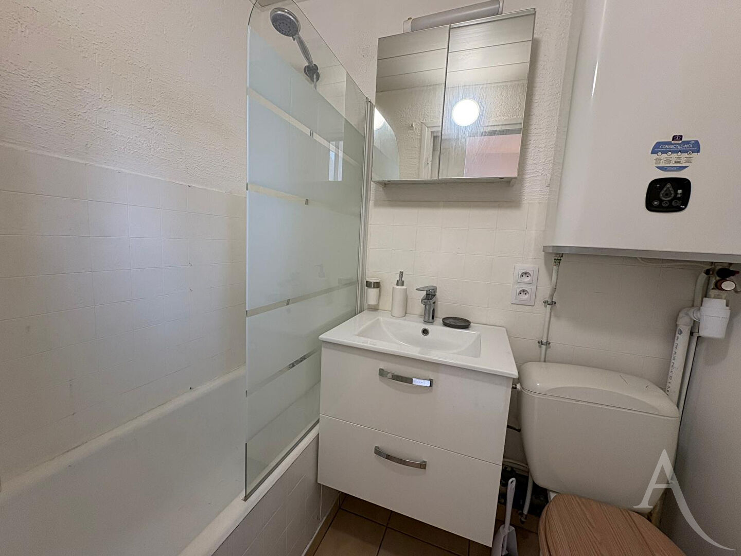 Photo Studio Meublé 15.13 m2 Follainville Dennemont à 1h05 de Paris Saint-Lazare image 4/5