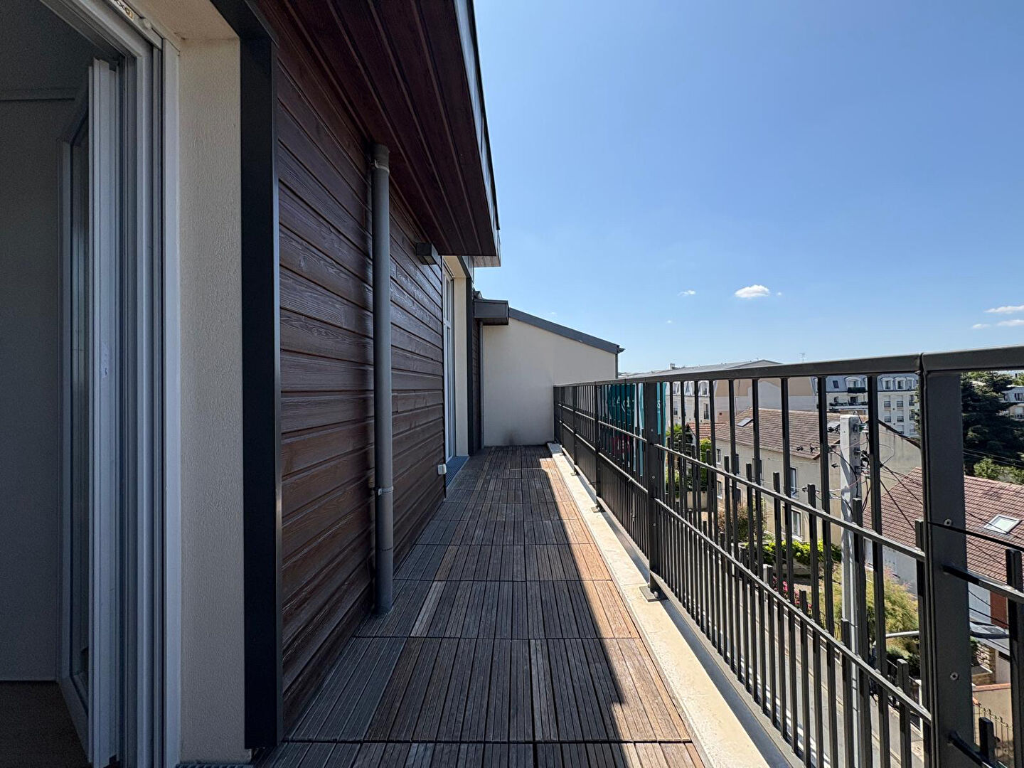 Photo Appartement F2 à Mantes La Ville à 5min de la Gare de Mantes la Jolie et 1 place de parking image 2/6