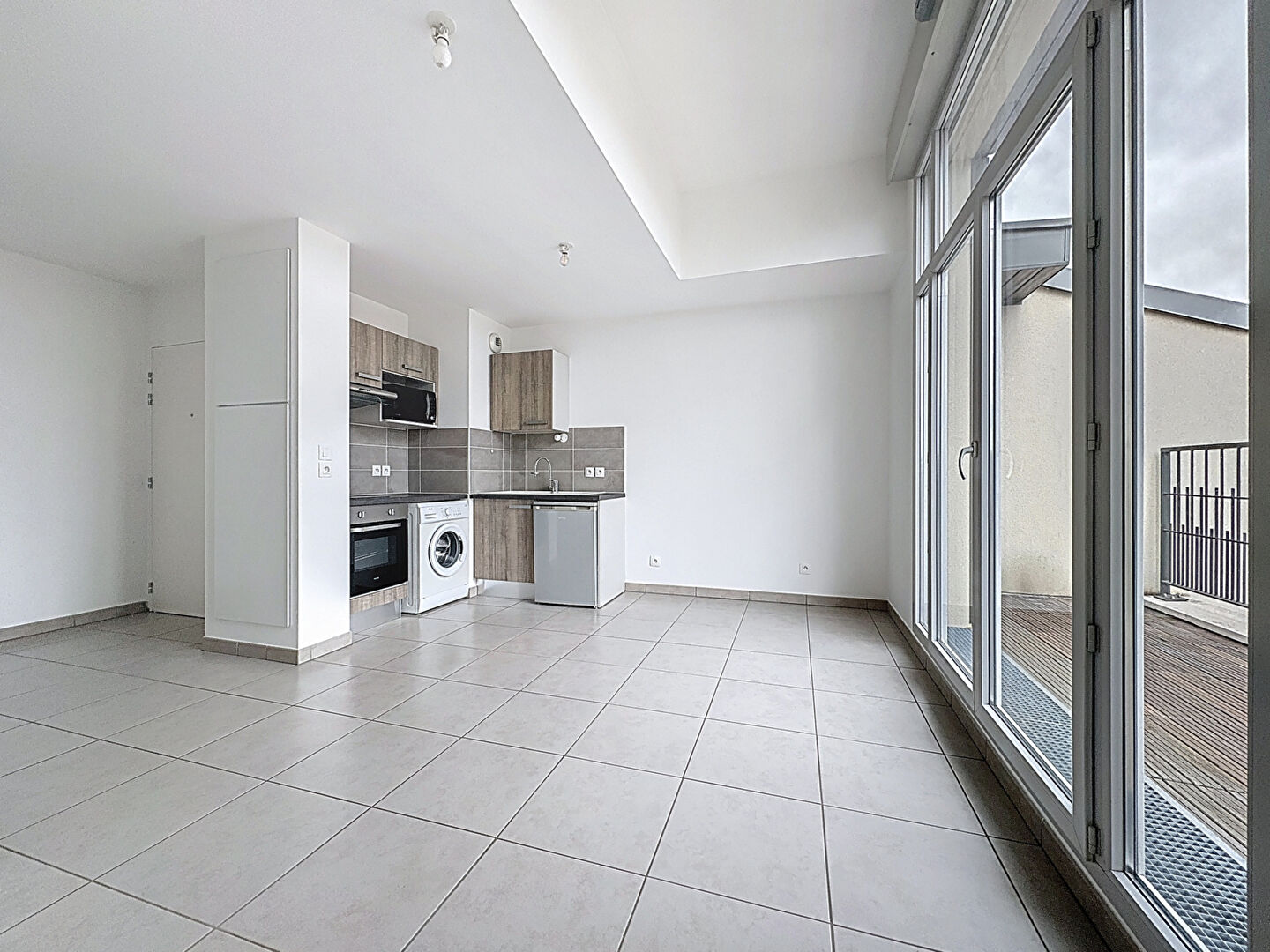 Photo Appartement F2 à Mantes La Ville à 5min de la Gare de Mantes la Jolie et 1 place de parking image 3/6