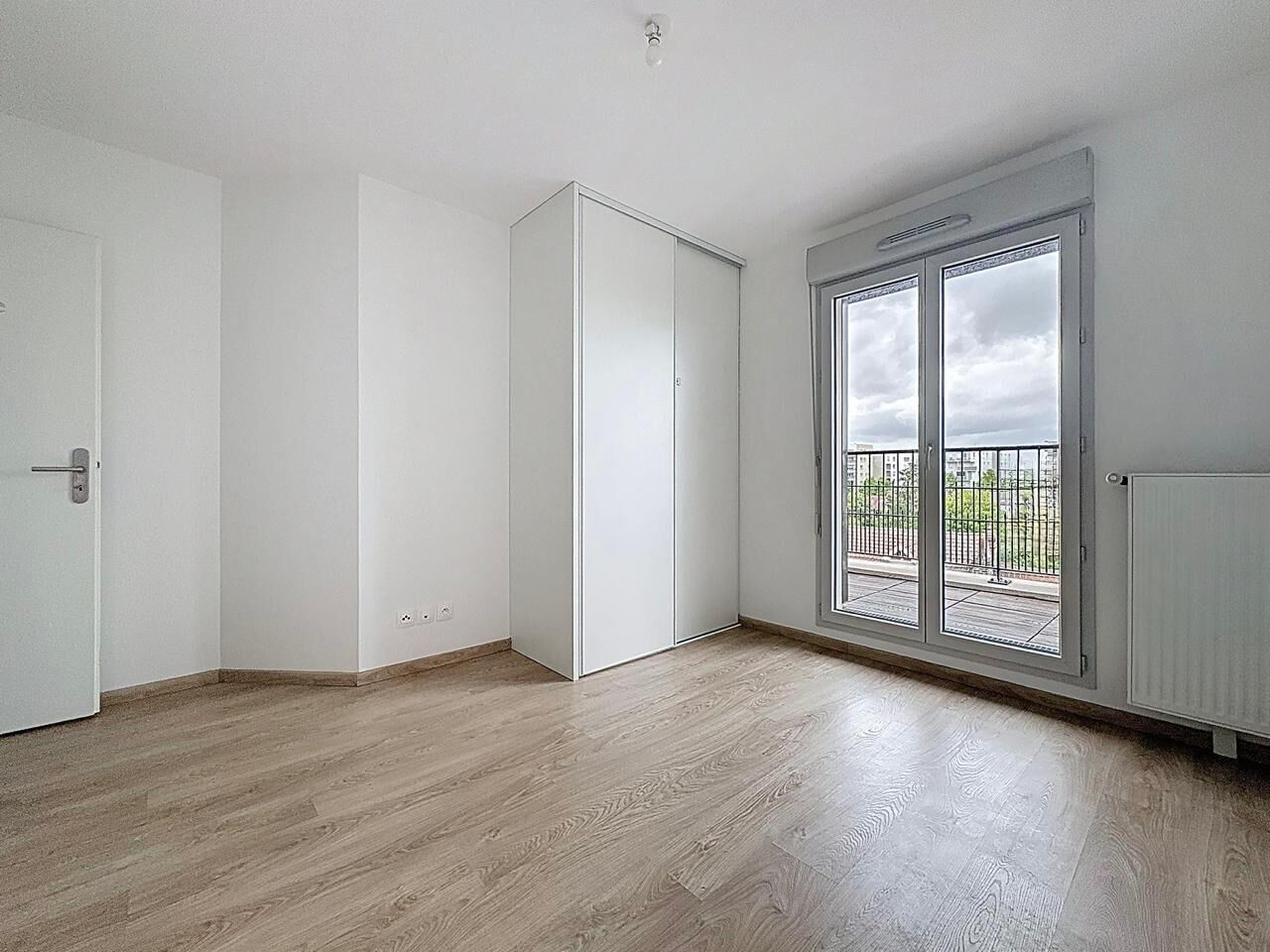 Photo Appartement F2 à Mantes La Ville à 5min de la Gare de Mantes la Jolie et 1 place de parking image 6/6