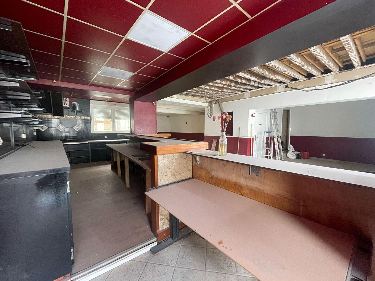 Photo Ensemble immobilier à fort potentiel avec local commercial en RDC + habitation à rénover. image 5/6