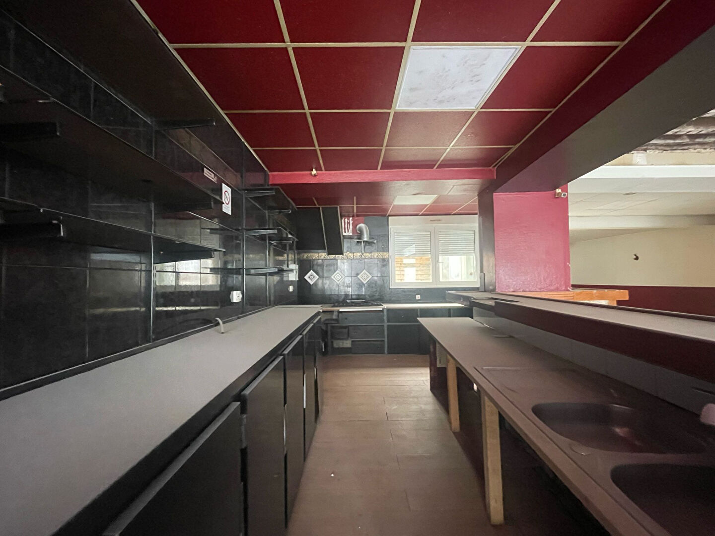 Photo Ensemble immobilier à fort potentiel avec local commercial en RDC + habitation à rénover. image 6/6