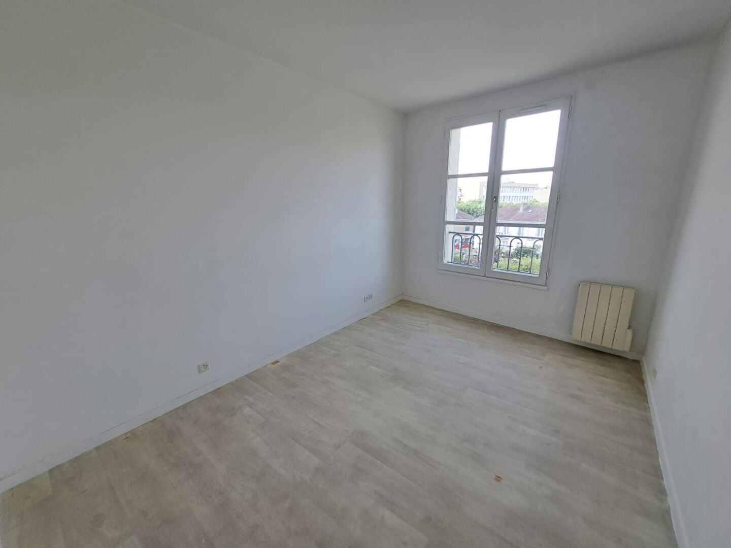 Photo Appartement Mantes La Jolie F3 de 64.84 m² avec garage en s/sol et cave. image 4/6