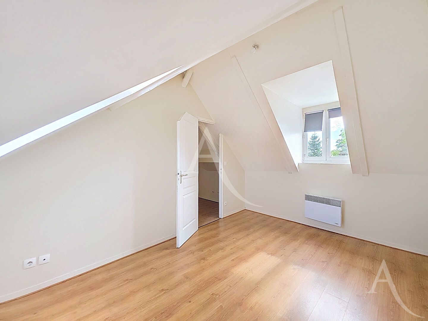 Photo APPARTEMENT EN DUPLEX - 4 PIECES HYPER CENTRE MANTES LA JOLIE image 6/6