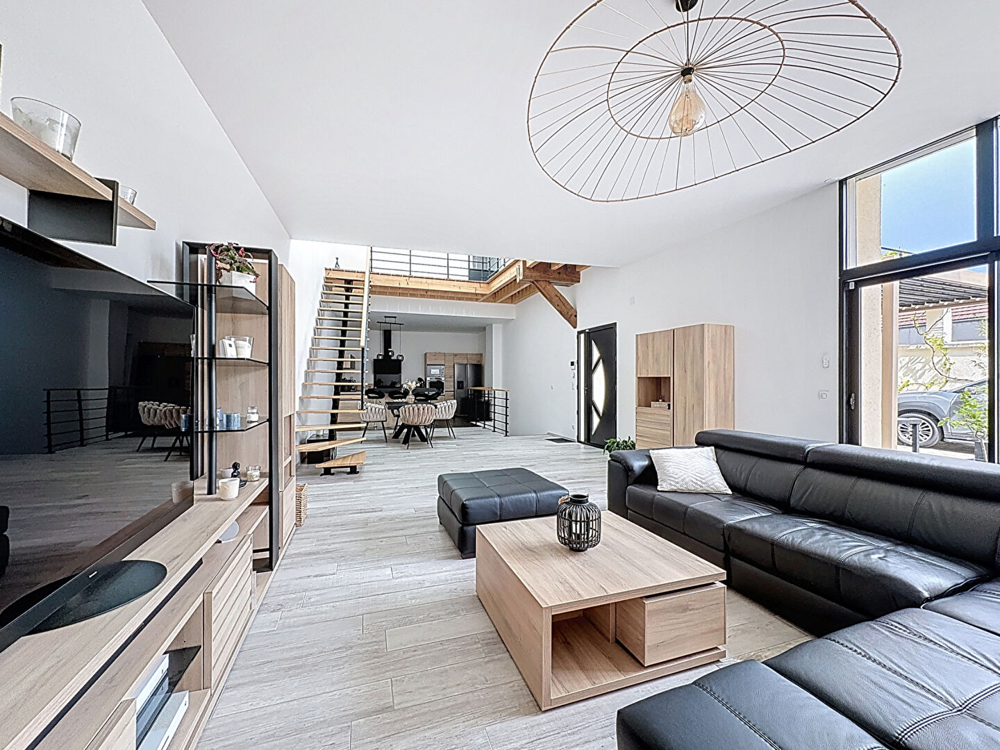 Photo Maison d'environ 225m², 8 pièces, 5 chambres, avec Parking et sous-sol total, jardin au coeur de Flins sur Seine image 1/6