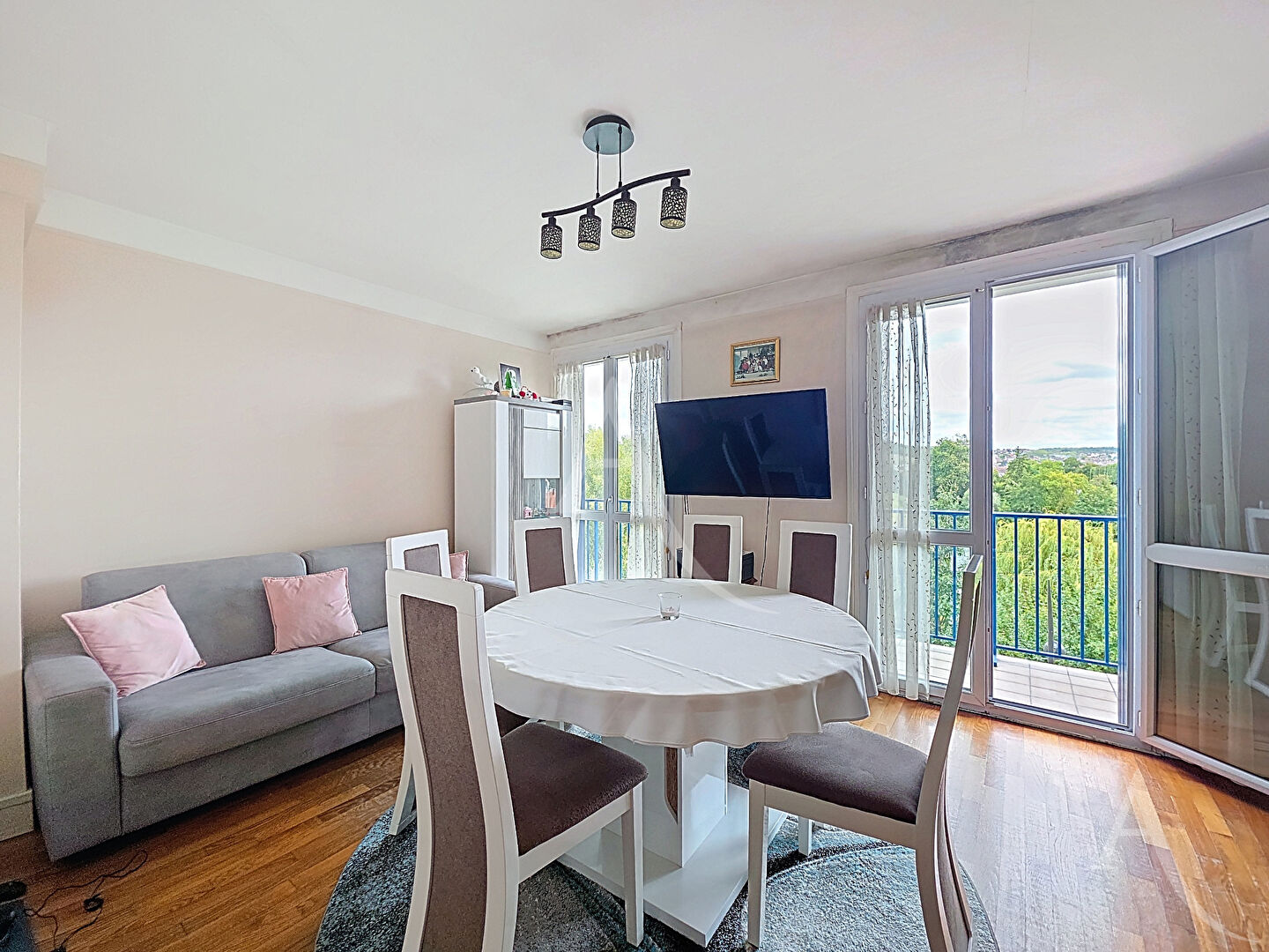 Bel appartement vue Seine, centre ville Mantes La Jolie 2 pièces