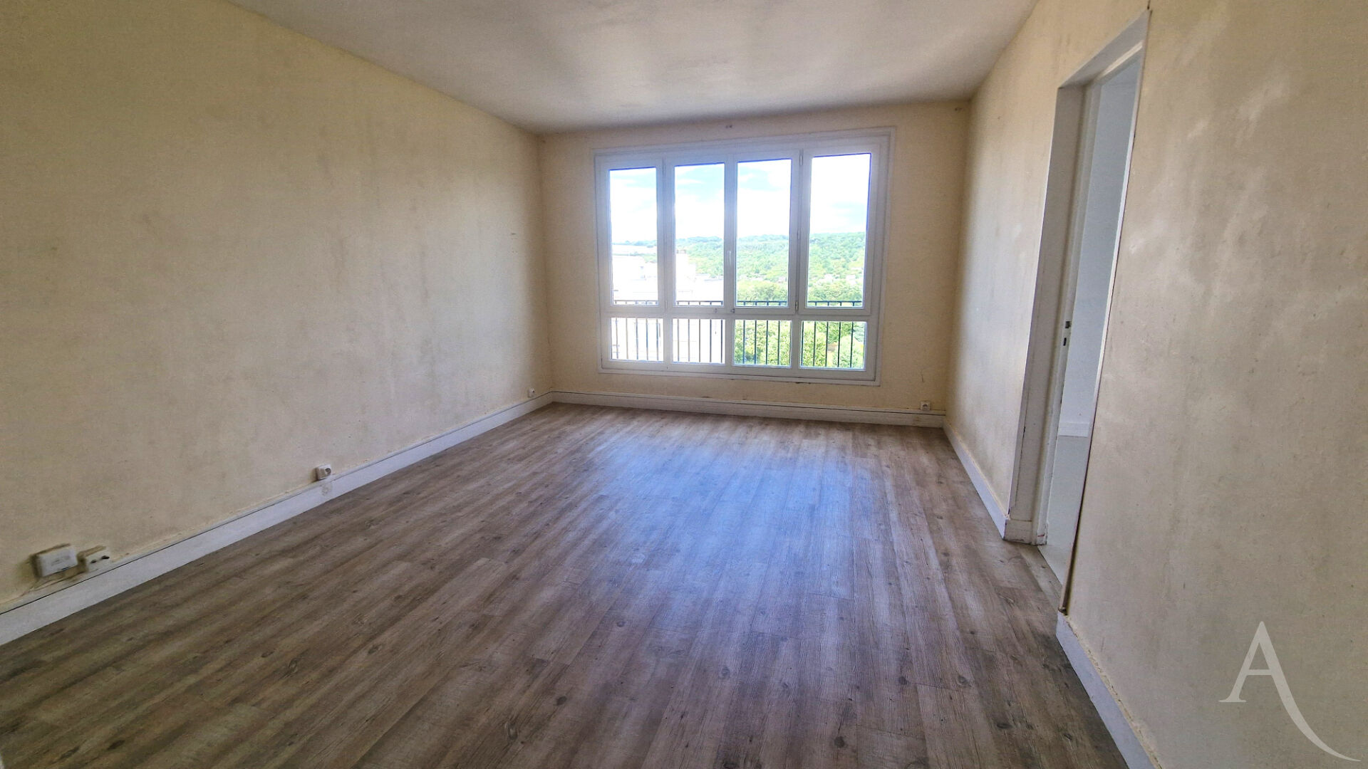 Bel appartement à Mantes La Jolie 3 pièces de 57 m² avec cave et un parking