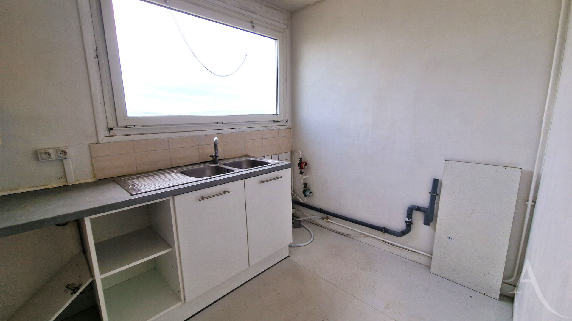 Photo Bel appartement à Mantes La Jolie 3 pièces de 57 m² avec cave et un parking image 2/5