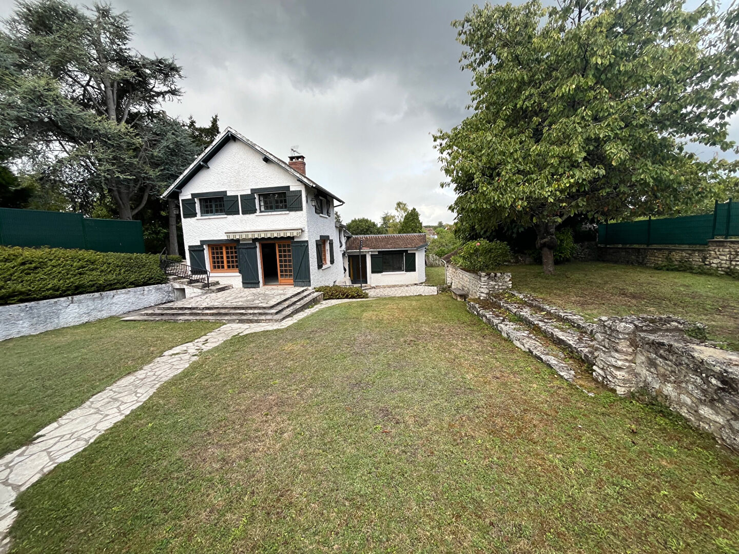 Maison Follainville Dennemont 5 pièce(s) 166 m2. Terrain 1138 m² garage.