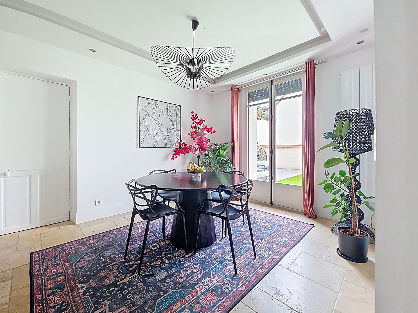 Photo Mantes la Jolie - les Martraits- Maison 5 chambres avec Jardin sans vis à vis accès gare en 10 minutes à pieds image 3/6