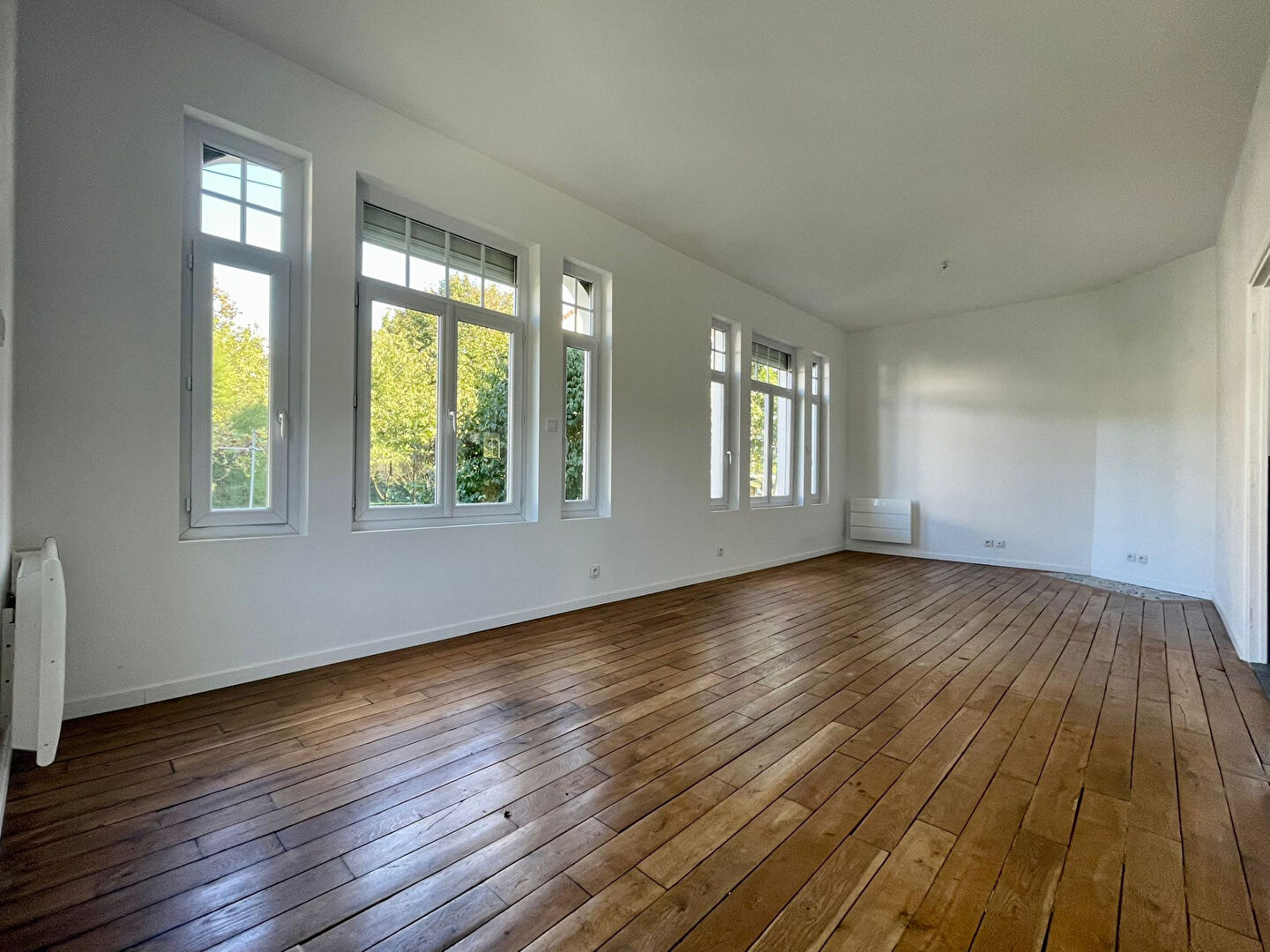 Photo Maison avec beaucoup de charme - 3 chambres - Aubergenville secteur recherché - Gare Jardin et Sous-sol image 3/6