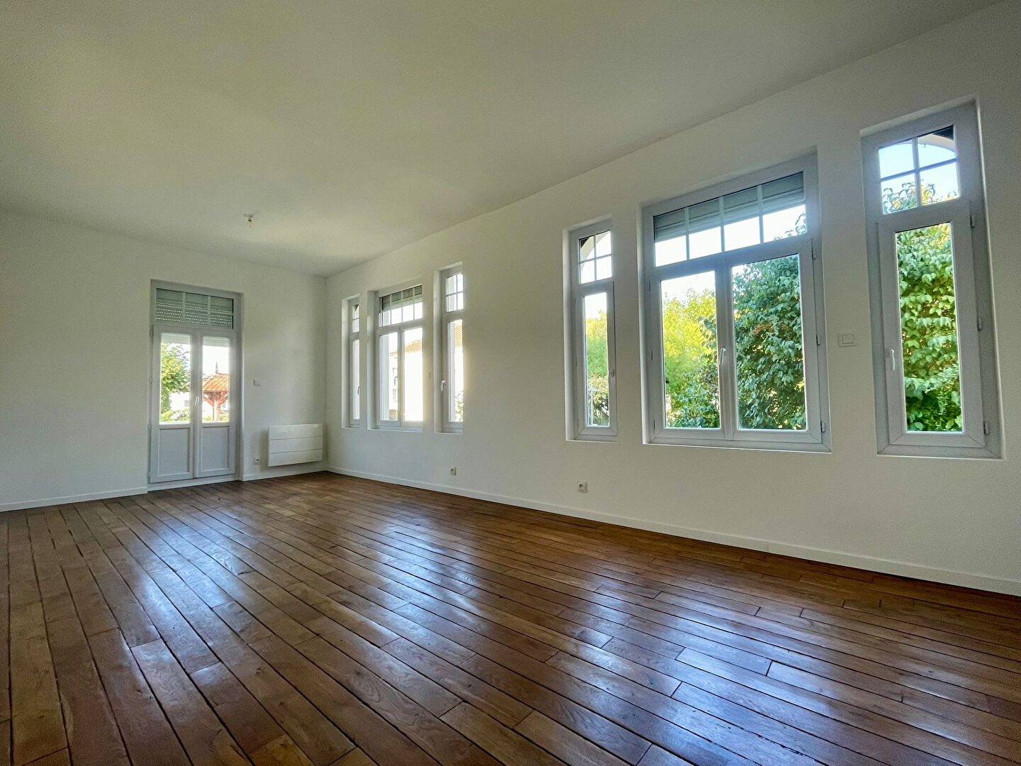 Photo Maison avec beaucoup de charme - 3 chambres - Aubergenville secteur recherché - Gare Jardin et Sous-sol image 4/6