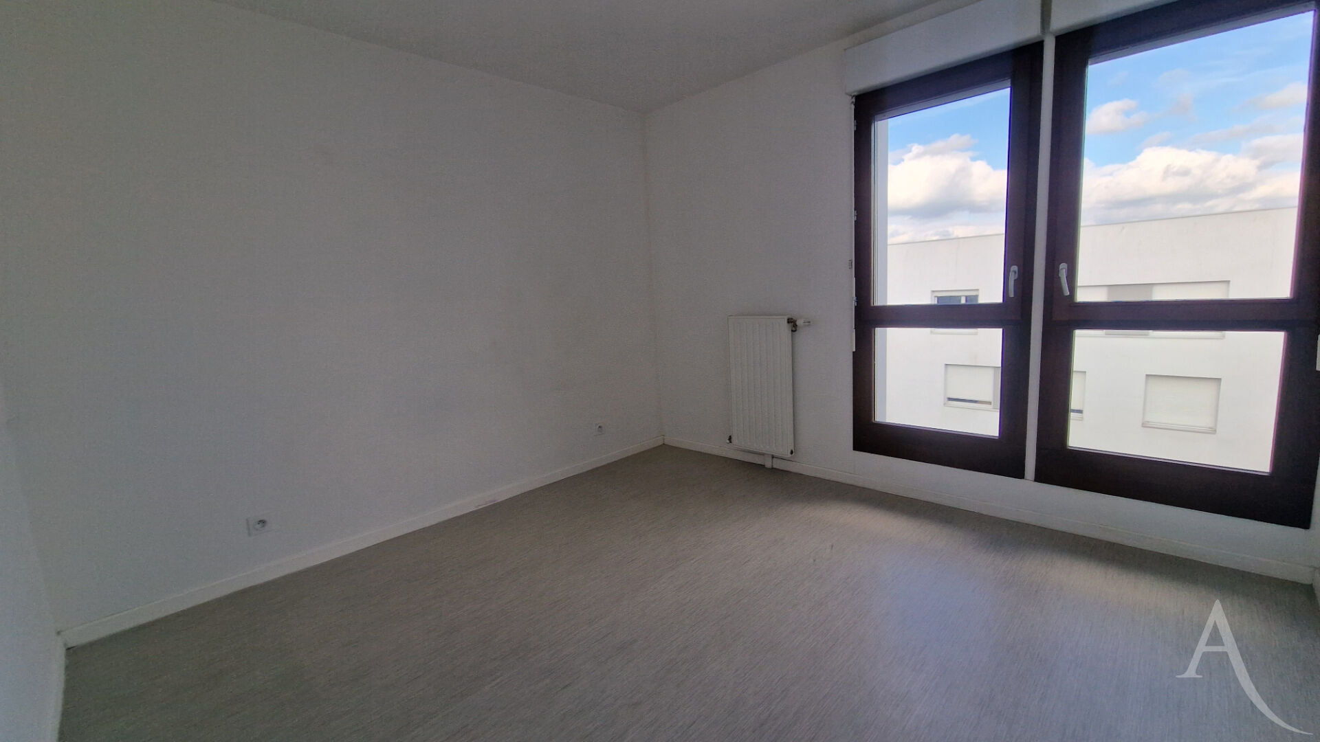 Photo Appartement F3 à Mantes La Ville 2 chambres et parking en sous-sol image 5/6