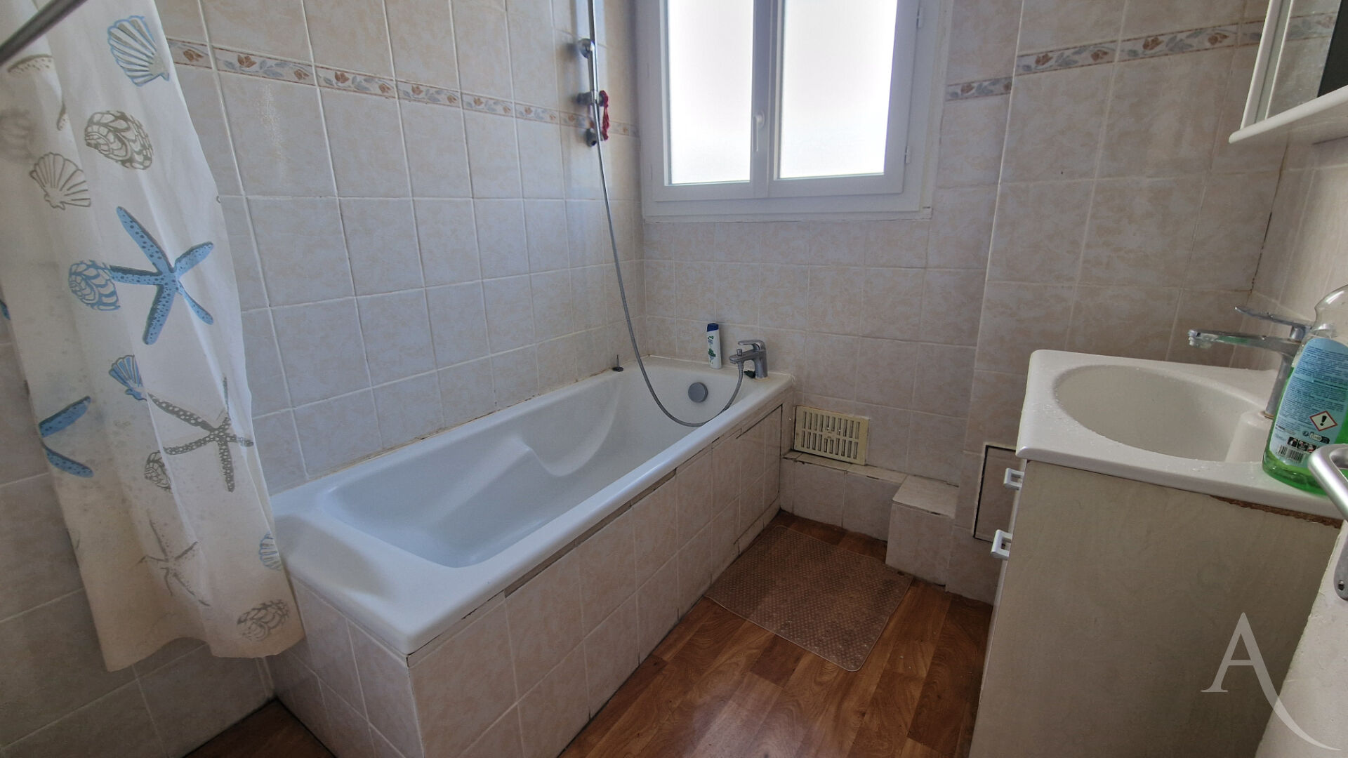 Photo Beau F3 à Mantes La Jolie avec 2 chambres cave et parking image 5/5