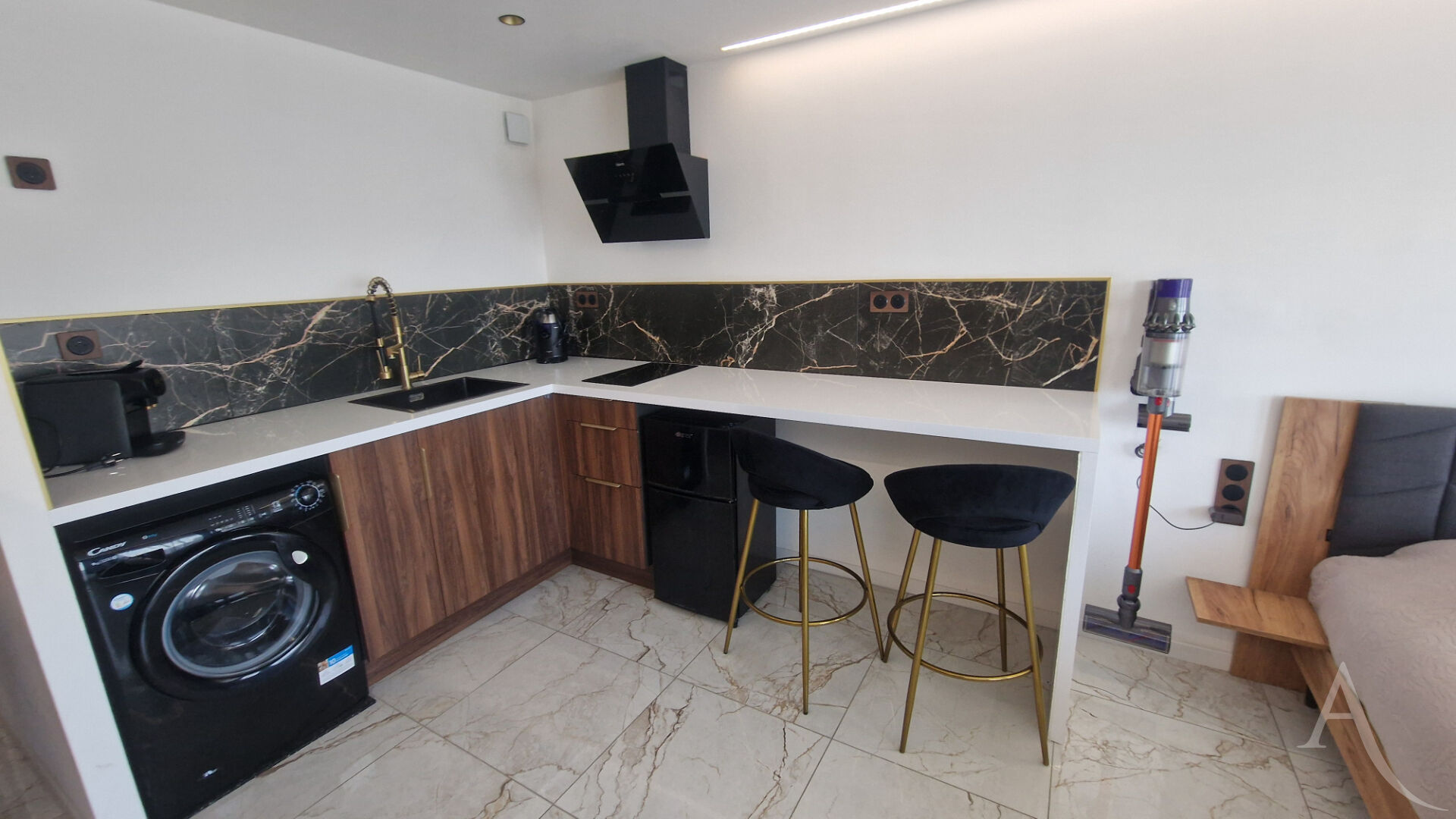 Photo Appartement Mantes La Jolie T1 de 24.35 m² avec balcon et cave image 2/6