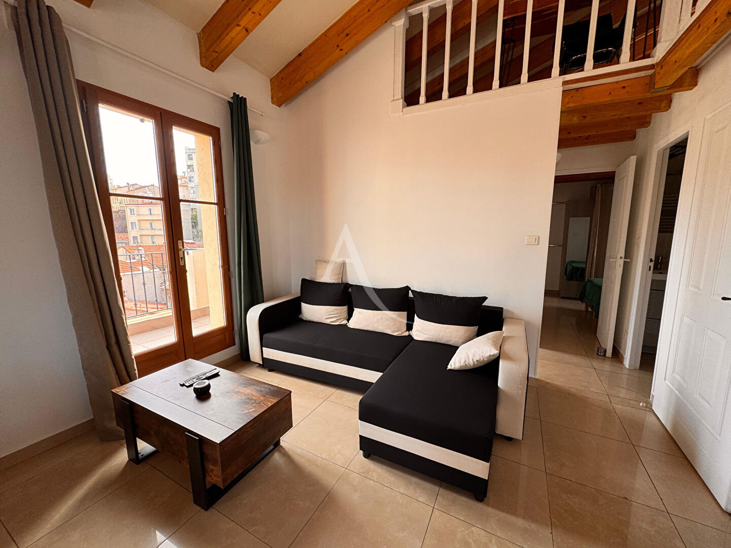 Photo DUPLEX DE 2 CHAMBRES EN ROOFTOP DANS UNE QUARTIER PAISIBLE DE MARSEILLE image 2/6