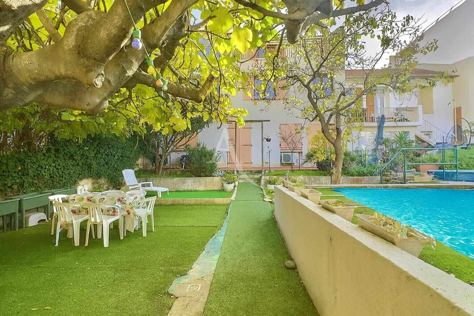 Photo Maison, secteur les Chartreux, bas de Montolivet, 13004 MARSEILLE, terrasses, piscine, terrain arboré, garage et dépendances image 1/6