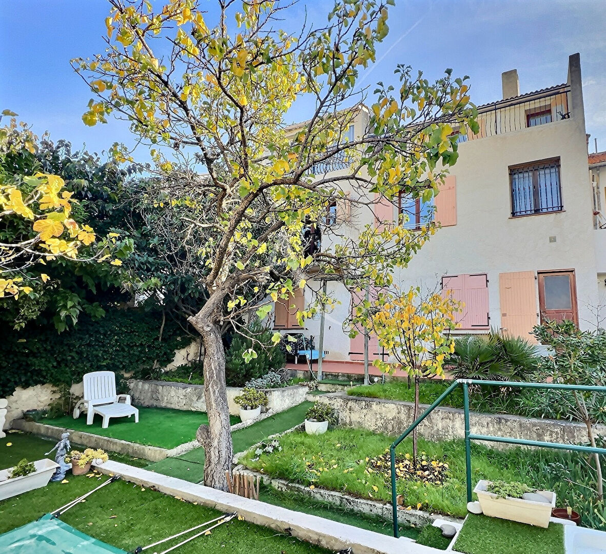 Photo Maison, secteur les Chartreux, bas de Montolivet, 13004 MARSEILLE, terrasses, piscine, terrain arboré, garage et dépendances image 2/6