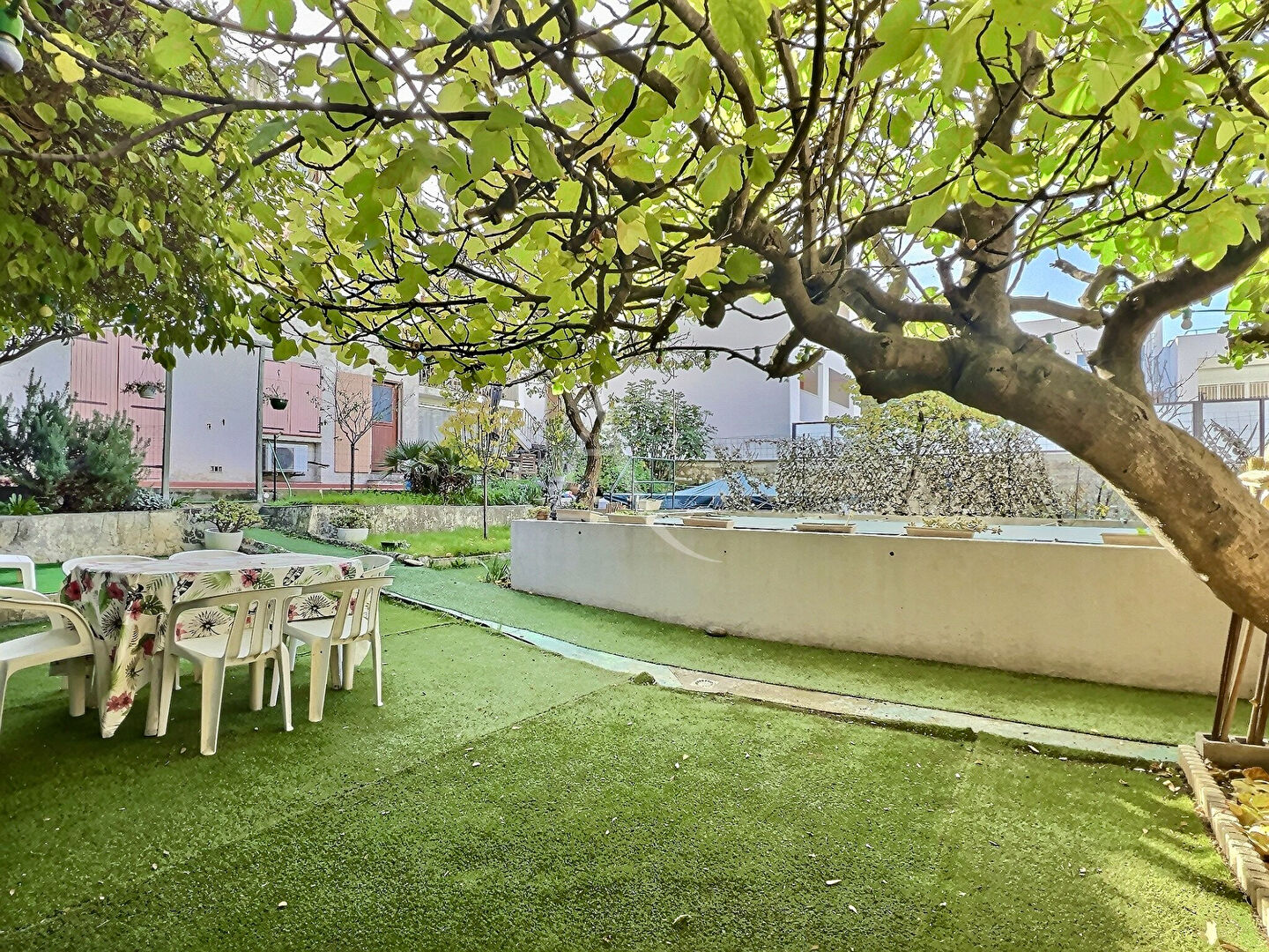 Photo Maison, secteur les Chartreux, bas de Montolivet, 13004 MARSEILLE, terrasses, piscine, terrain arboré, garage et dépendances image 5/6