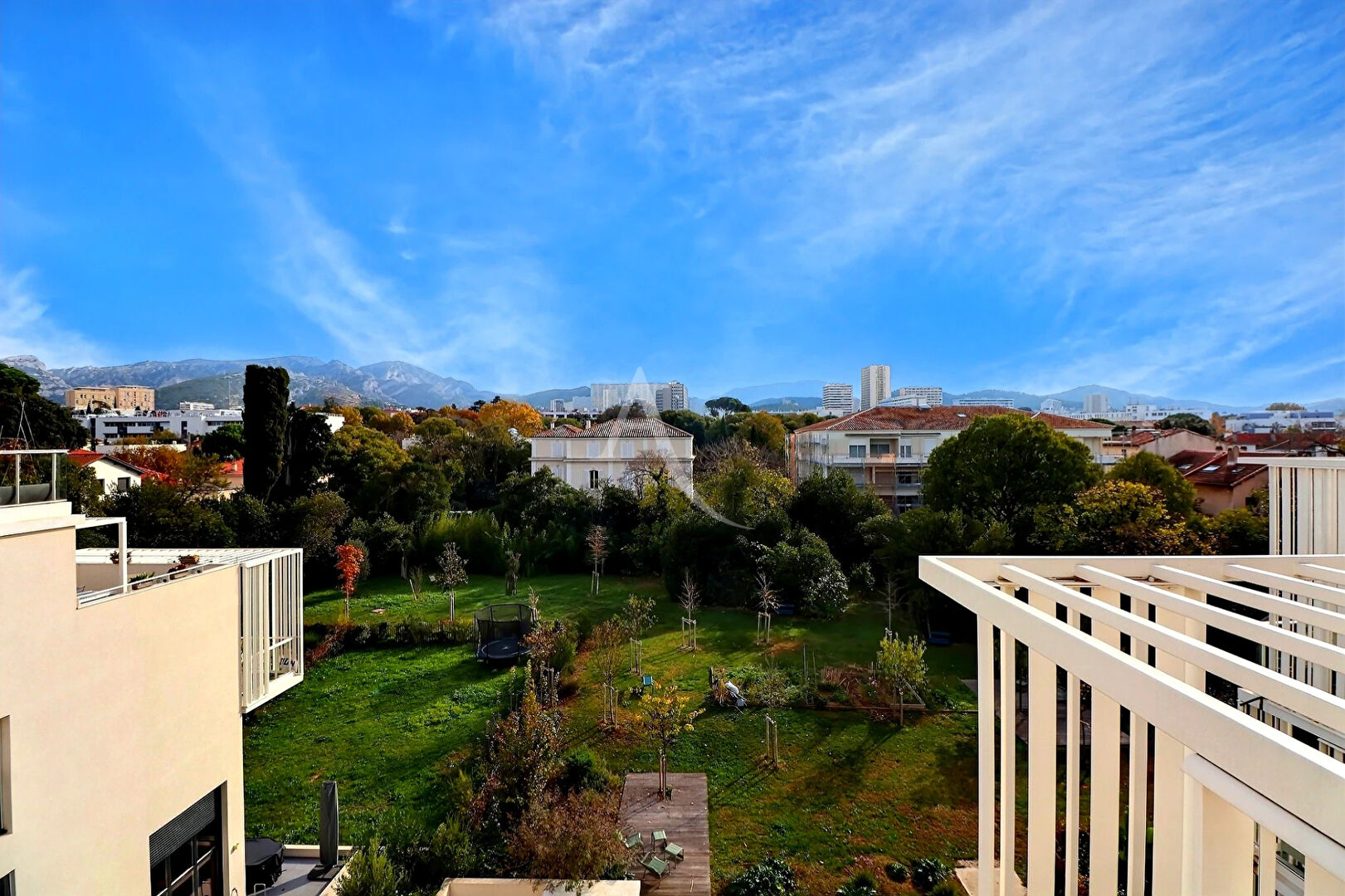 Photo Rare à la vente : Magnifique T4 en rooftop avec 55 m2 d'extérieur secteur Michelet image 1/6