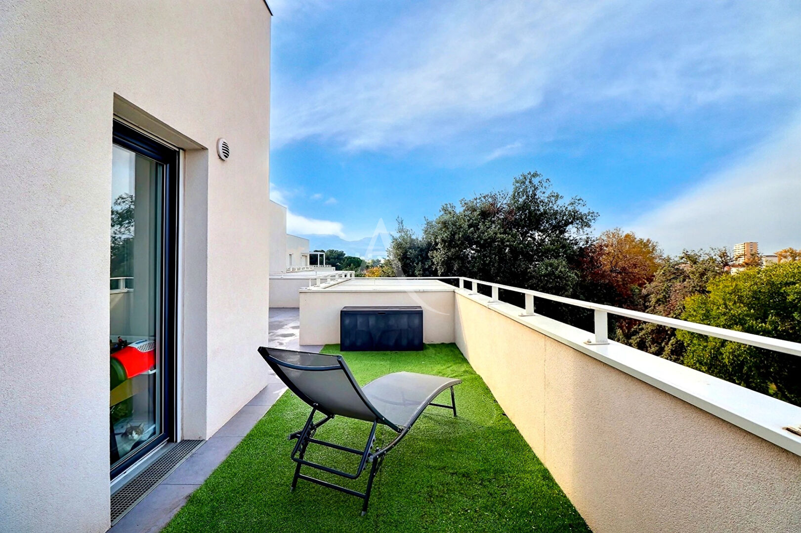 Photo Rare à la vente : Magnifique T4 en rooftop avec 55 m2 d'extérieur secteur Michelet image 4/6