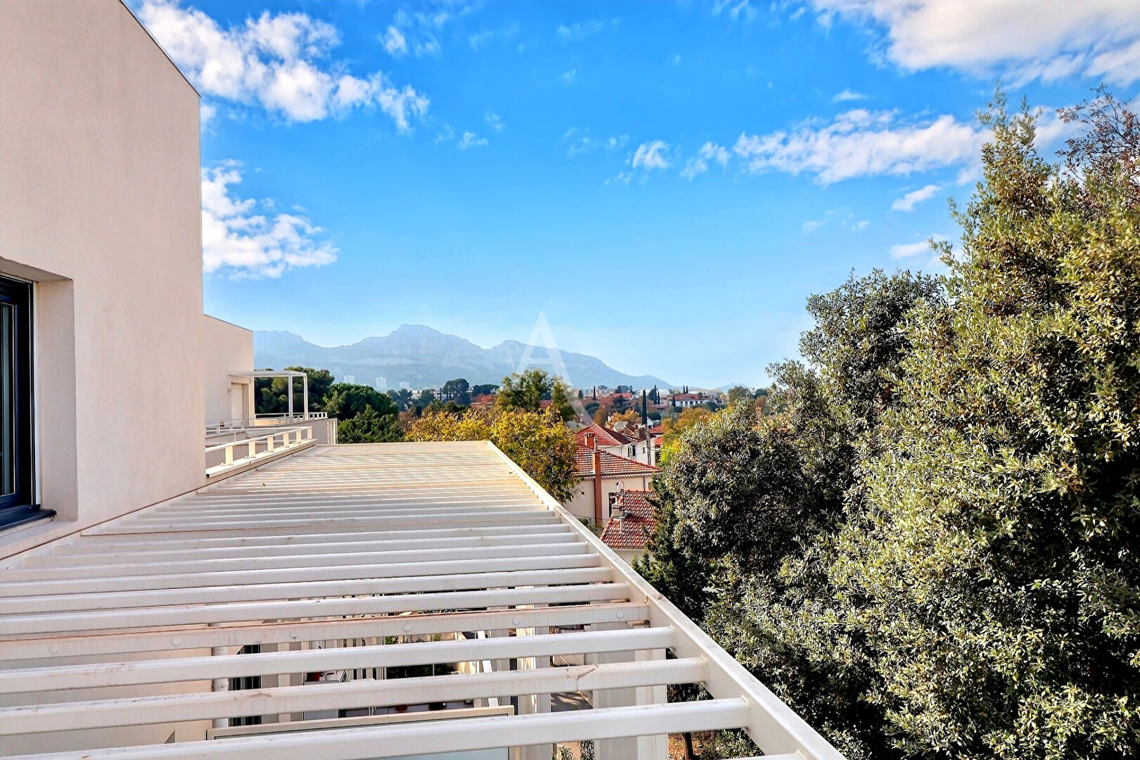 Photo Rare à la vente : Magnifique T4 en rooftop avec 55 m2 d'extérieur secteur Michelet image 6/6