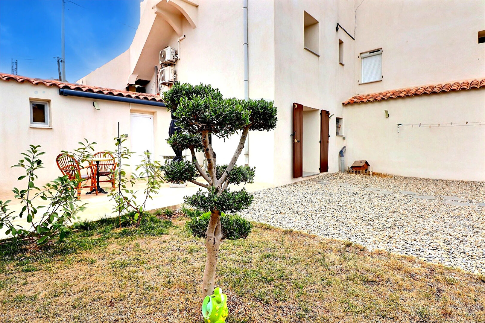 REZ DE JARDIN TYPE 3 / JARDIN / BUANDERIE / STATIONNEMENTS