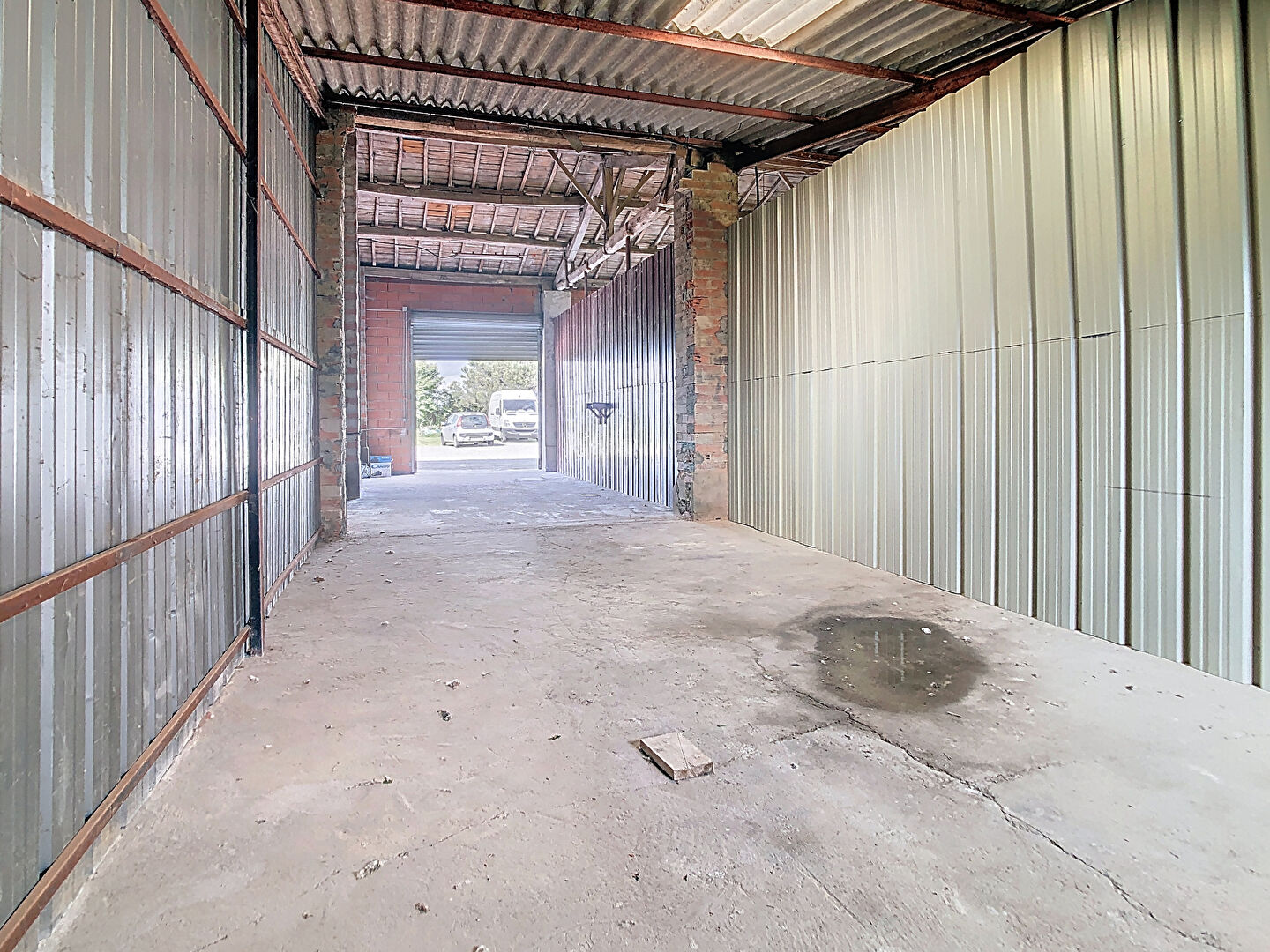 Photo Hangar sécurisé de 100m² image 3/6