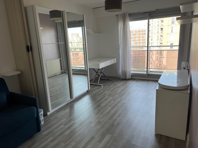 Photo Studio avec balcon et ascenseur / Résidence de standing proche Parc Montsouris image 4/6