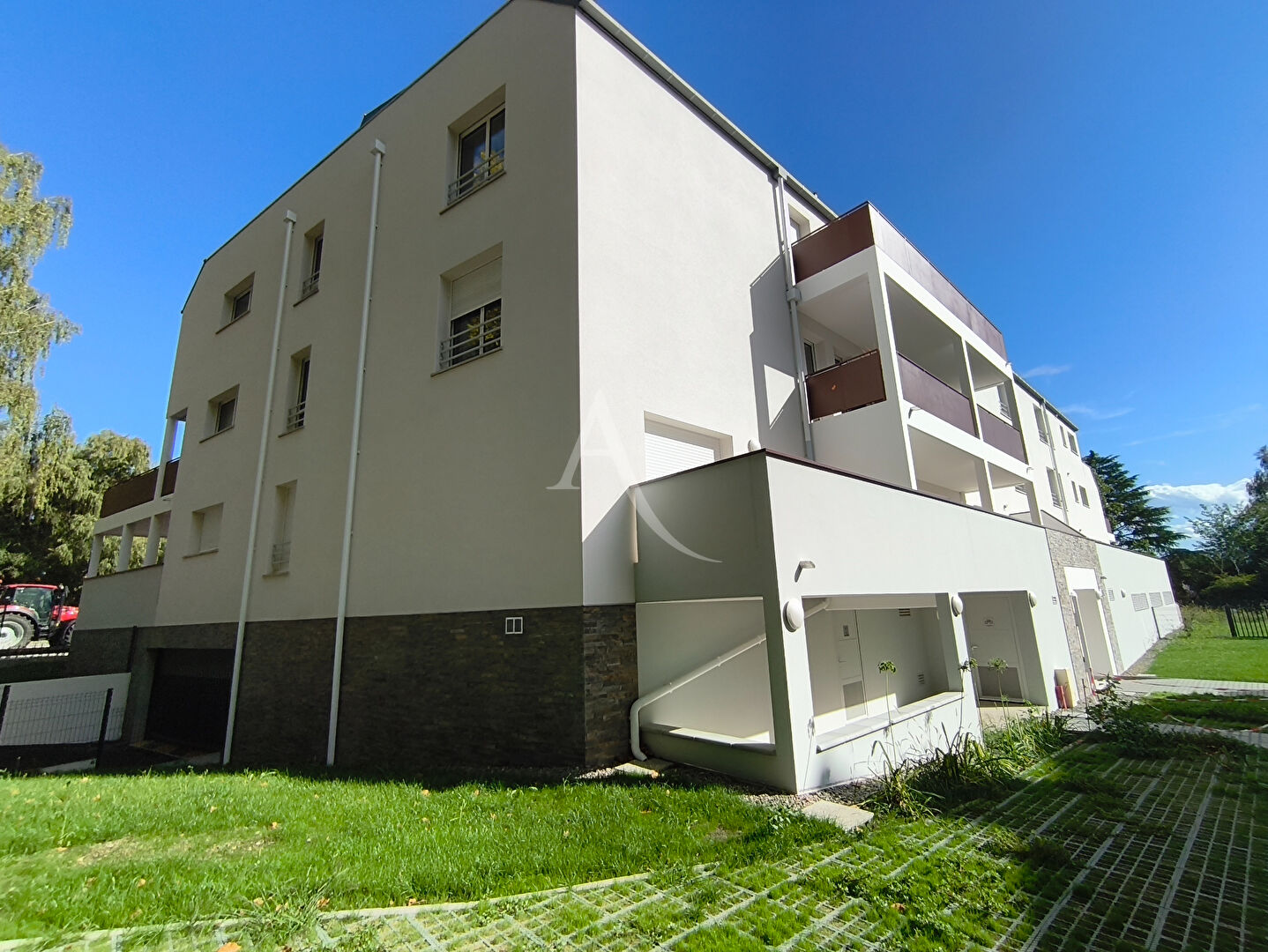 Photo Pau ,appartement  neuf T5 125m² avec jardin de 147 m²,2 terrasses de  26.41 et 38.78 m² image 1/3