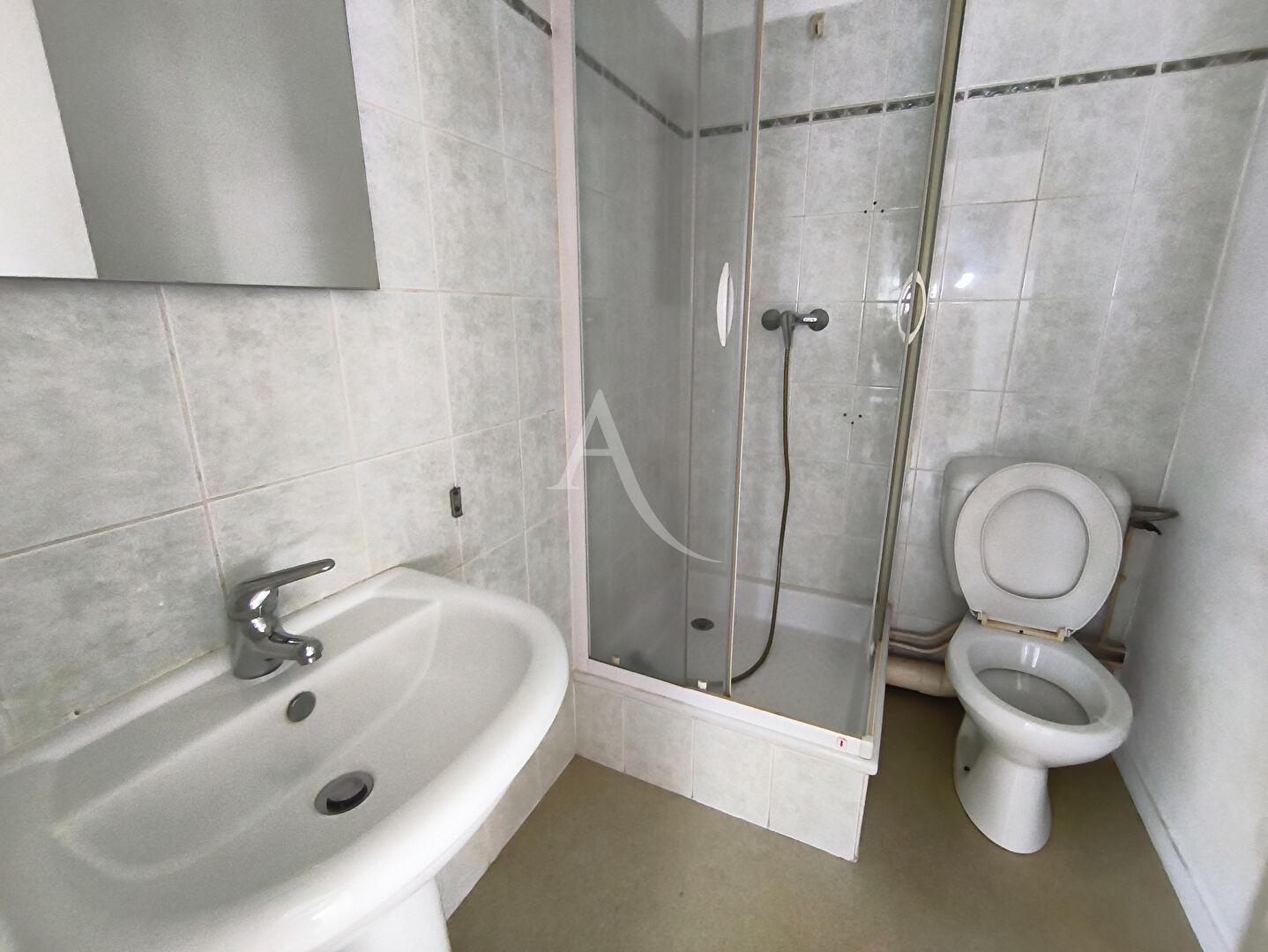 Photo Pau,Proche centre ville et proximité des facs et des commerces,t2 avec parking et cave,terasse image 3/5